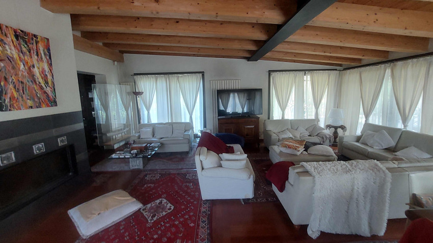 villa di pregio con piscina